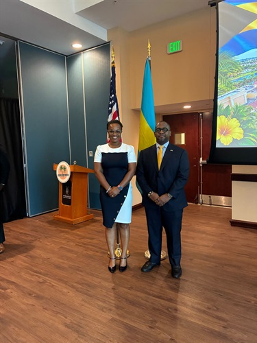 Consul-General-Tyson-K.-McKenzie-and-Commissioner-Cherasard