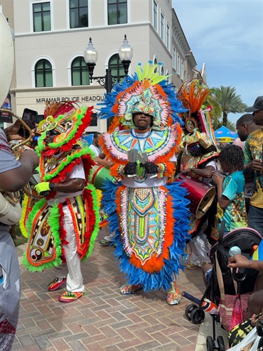 Performers-lighting-up-the-street-with-culture-and-rhythm