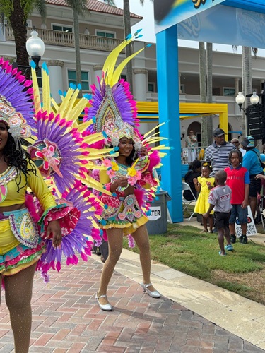 Parade-performers-at-Bahamas-Goombay-Broward