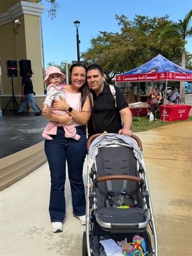 Smiling-family-at-the-Joy-Happiness-Fest