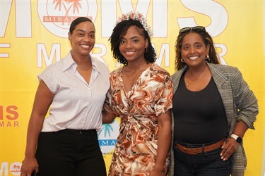 Happy-smiles-at-Moms-of-Miramar-Mothers-Day-Celebration
