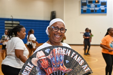 Participant-enjoying-September-Sneakers-on-the-Ground-Event