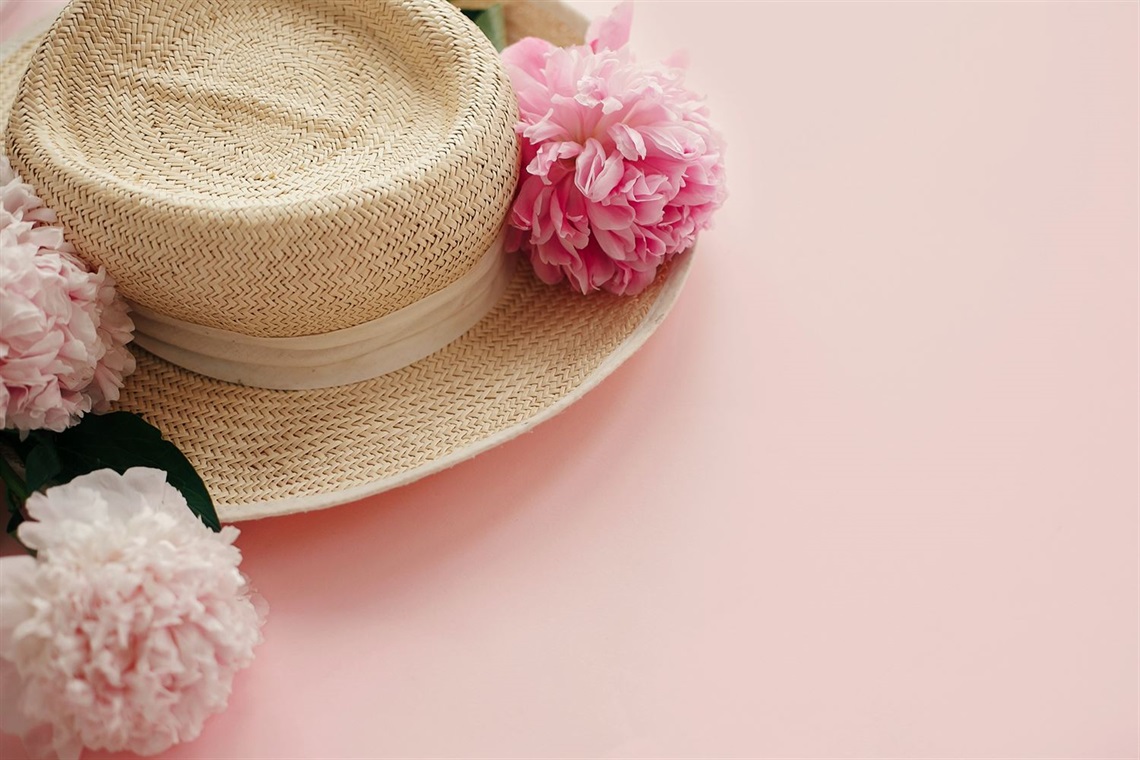 Straw Hat with Pink flowers